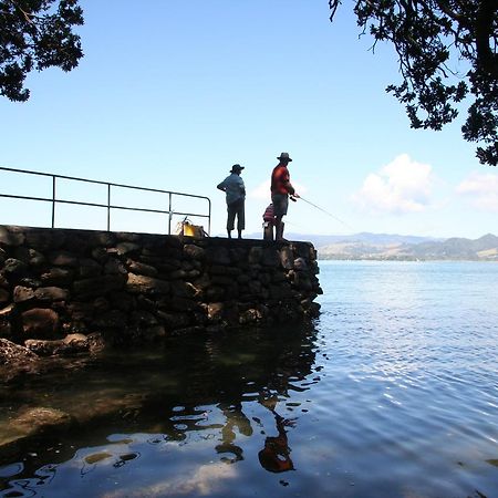 Athenree Waterside Accommodation 外观 照片