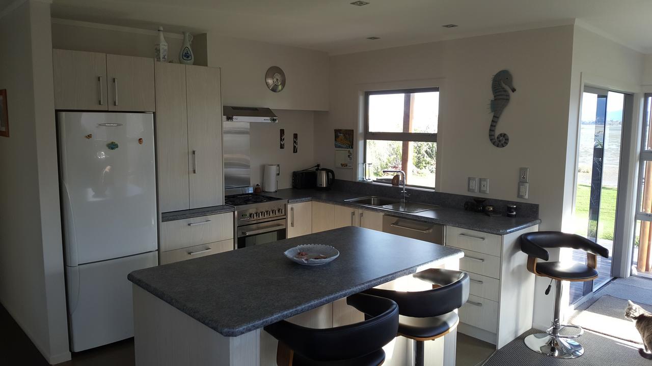 Athenree Waterside Accommodation 外观 照片