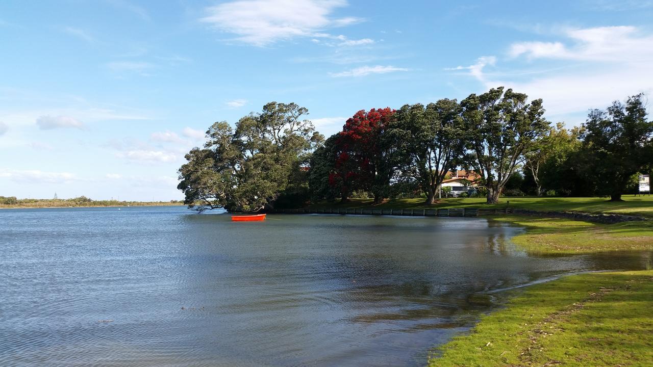Athenree Waterside Accommodation 外观 照片