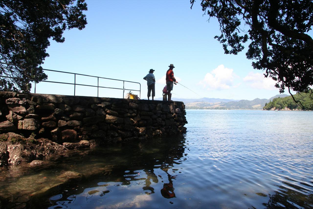 Athenree Waterside Accommodation 外观 照片